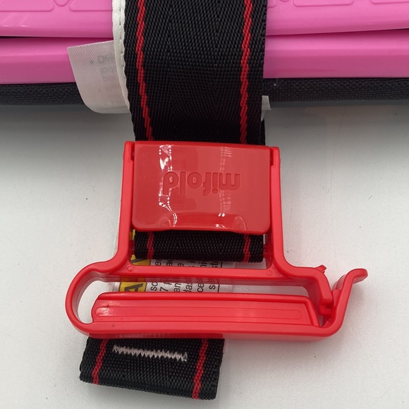 Mifold Grab and Go Portable Compact Car Seat Pink - Picture 3 of 10